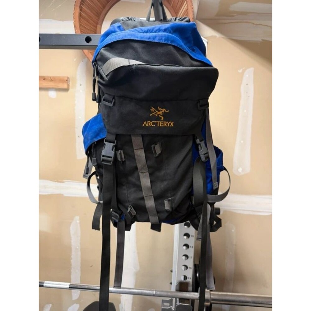 Vintage Arc’teryx Bora Hiking Backpack Black Blue Large Trekking Pack